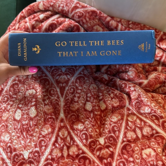 Go Tell the Bees That I Am Gone by Diana Gabaldon - Picture 5 of 5